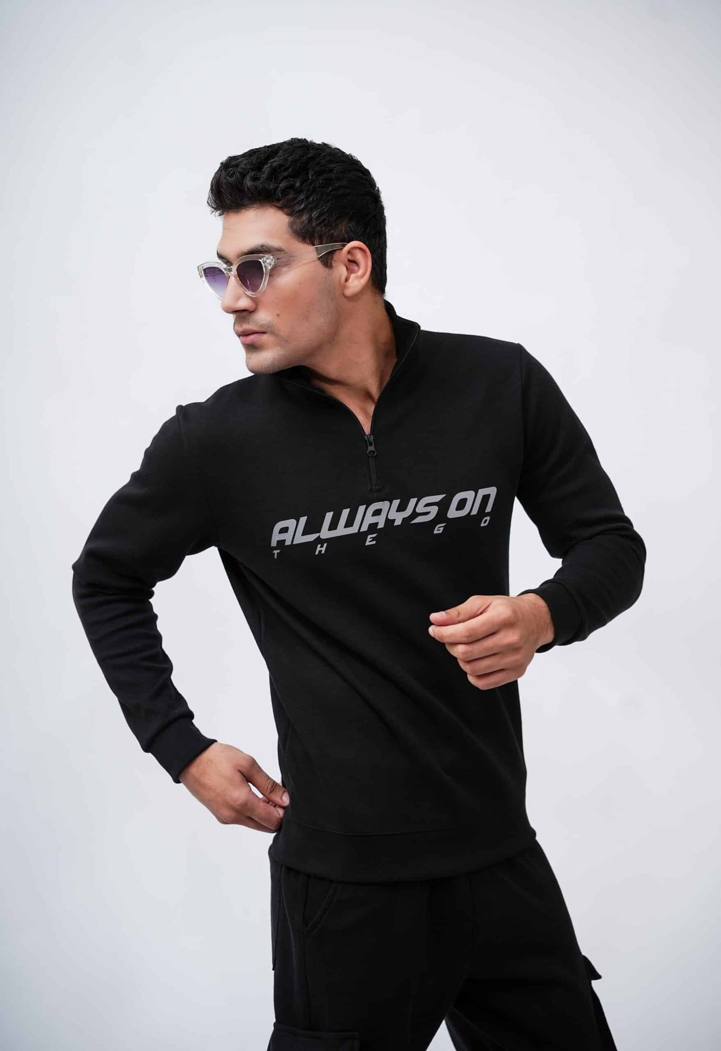 BLACK GRAPHIC MOCK-NECK SWEATSHIRT