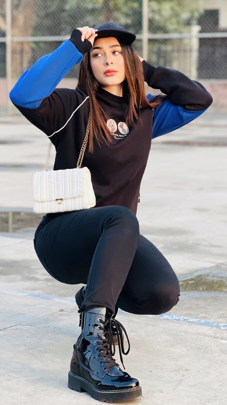 BLACK RAGLAN SWEATSHIRT (UNISEX)