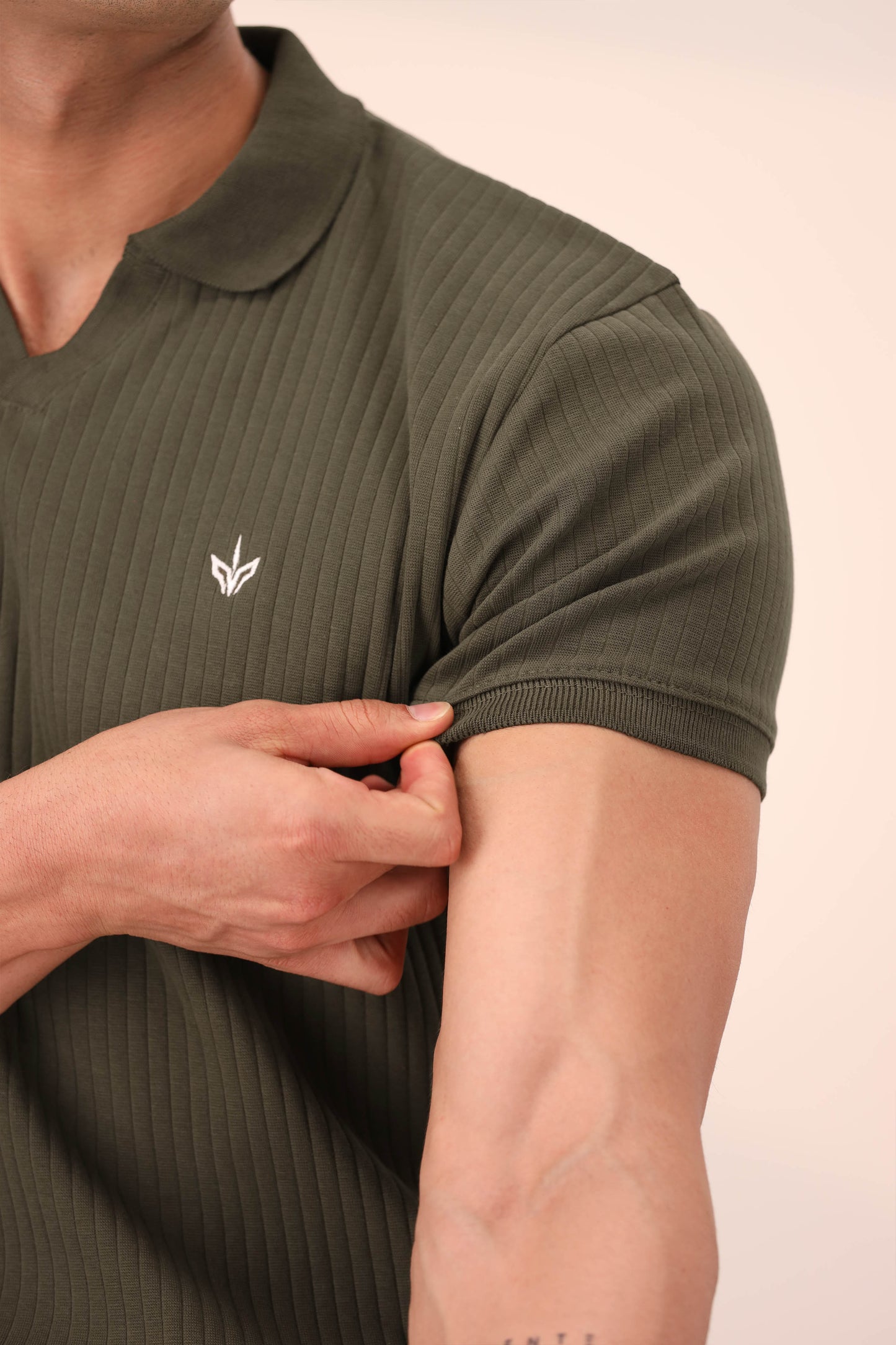 NOIR OLIVE ARTISAN RIB POLO